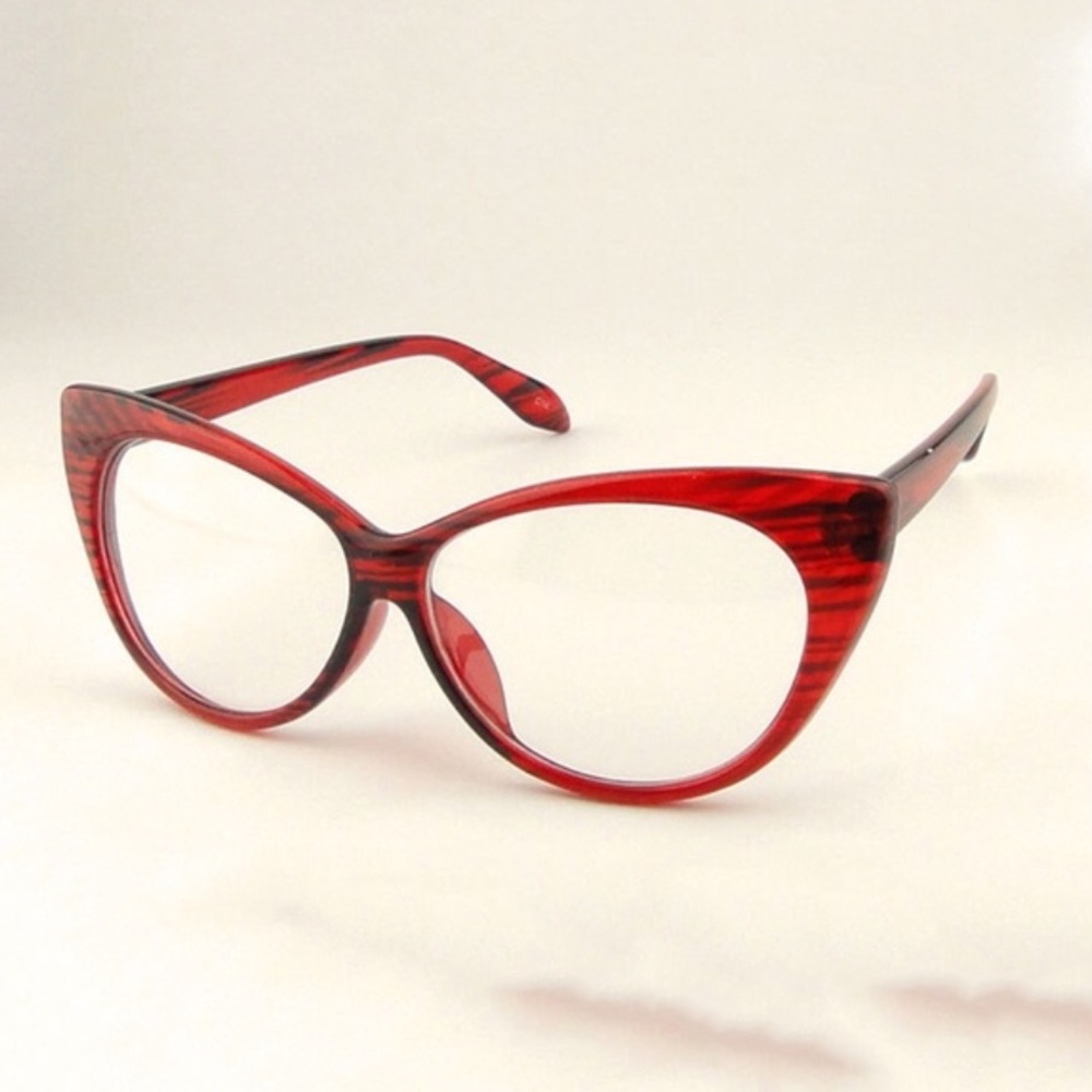 ✨WINE COLORED CAT EYE FRAME GLASSES. *NWT*✨